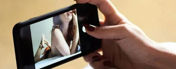 The Rise of Mobile Camming: Exploring the Best Cam Sites for On-the-Go Pleasure