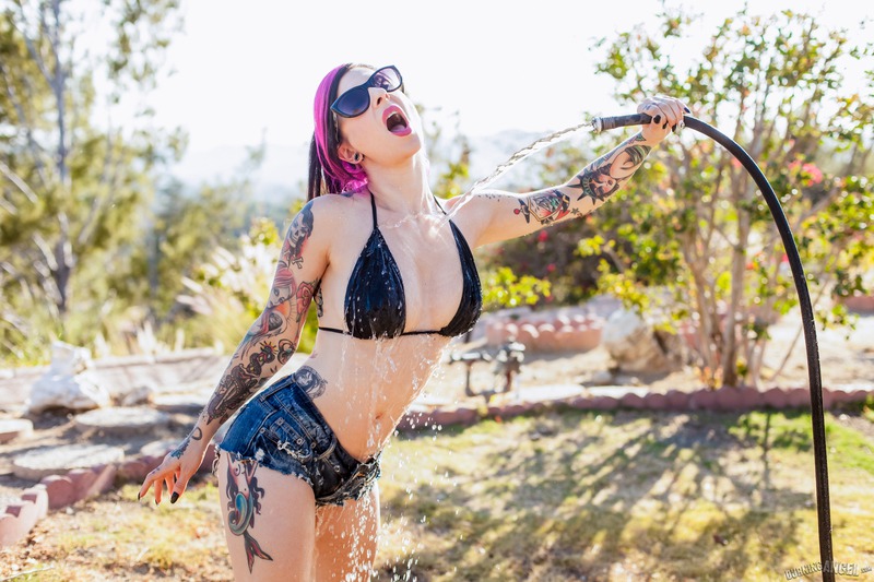 Tattooed Slut Having Fun 06