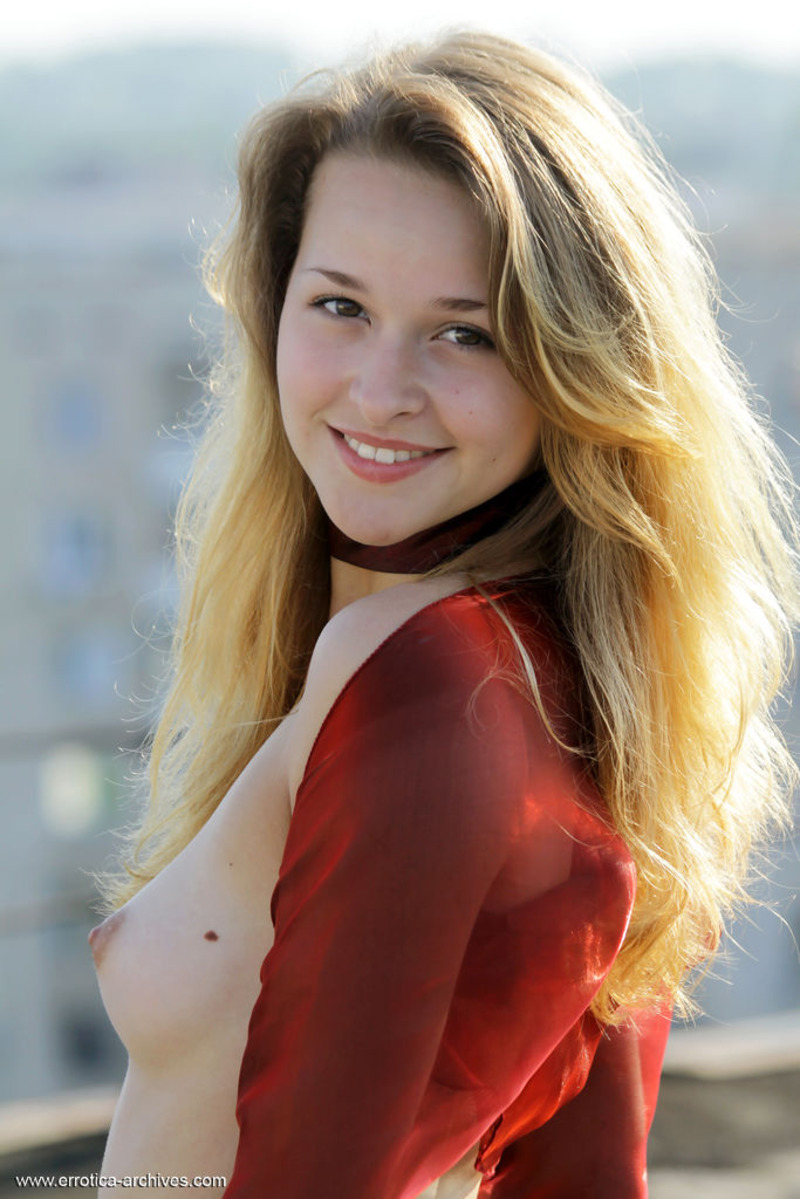 Angela In Burgun 13 800 1199