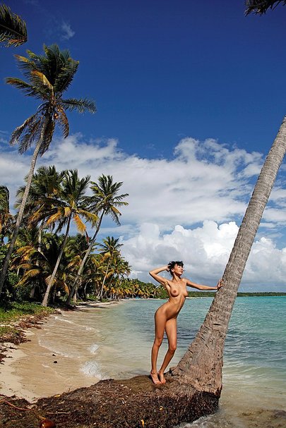 Luna - Coconut Beach 00