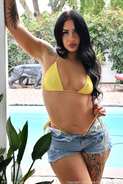 Romantic Beauty Milf Bikini Session By The Pool 00