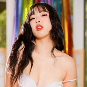 Elle Lee