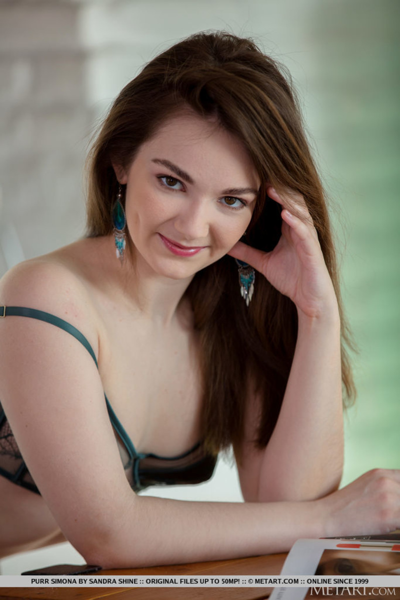 Red Heels - Purr Simona 07 800x1199