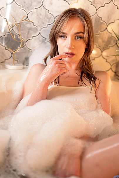 Elsa Violet's Steamy Bath And Big Boobs Scene 05