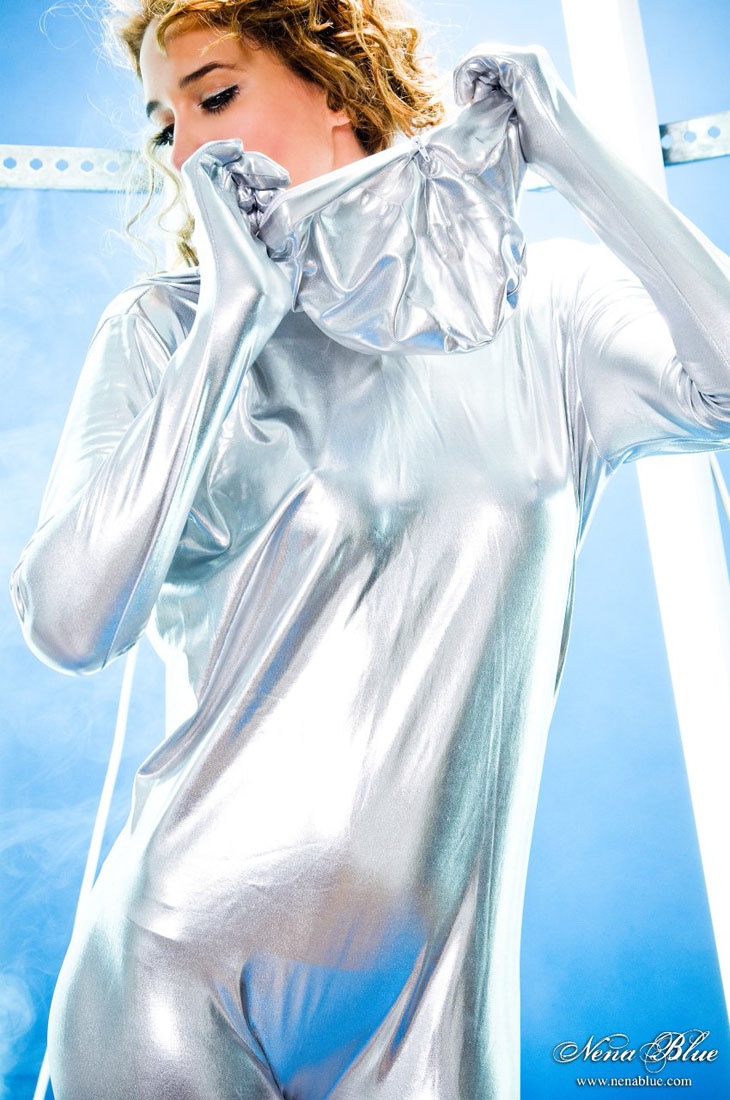 Futura - A set full of the vintage sci-fi B movies mood 05 730x1100