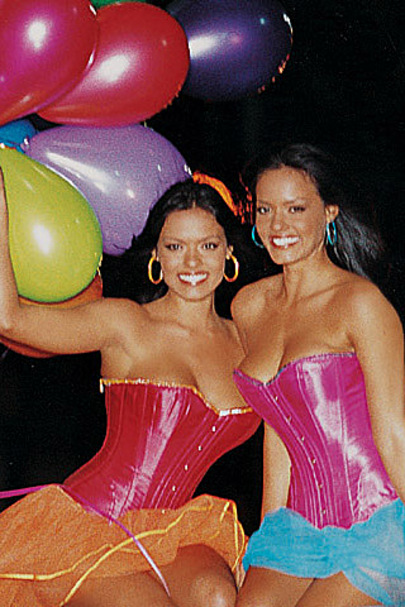 Deisy and Sarah 00