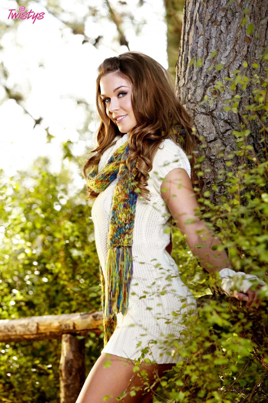 Adrienne Manning - A Walk In The Woods 00