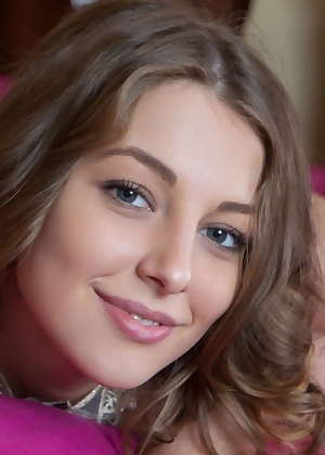 Teen Shows Her Beauty