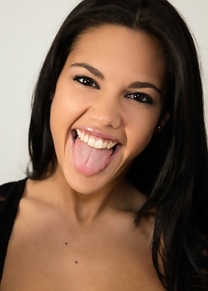 Casting Sweet Apolonia