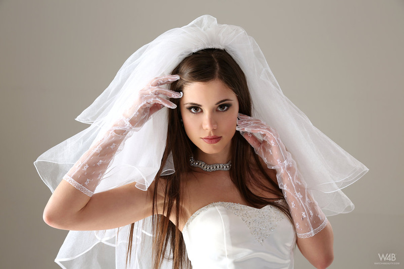 Little Caprice In Wedding Dress 06 800x533