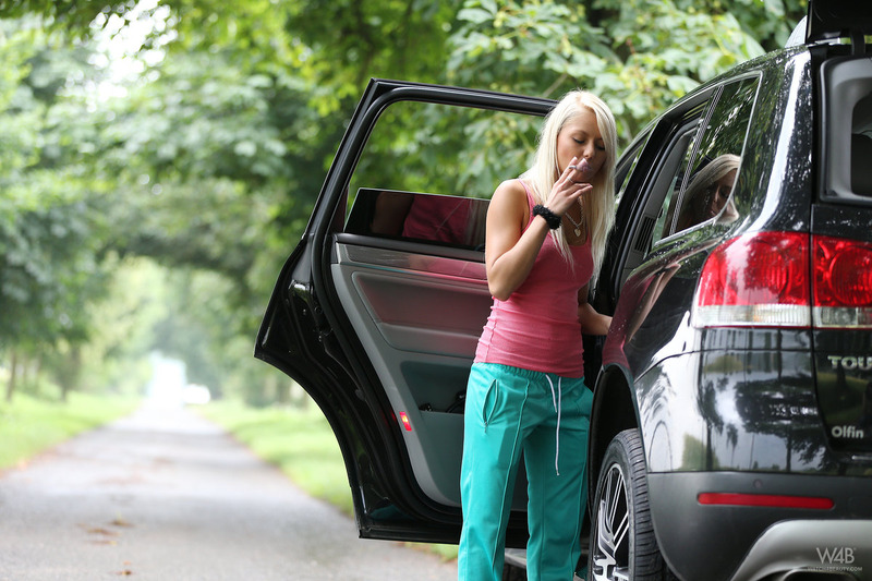 Blonde Beauty In Car Nude 03 800x533