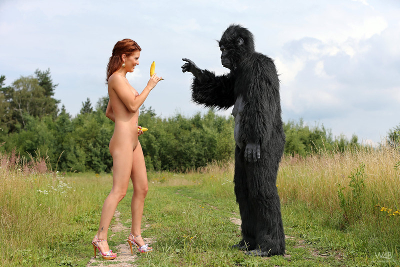 Becca And The Beast Encounter 03 800x533