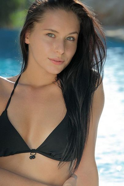 Mira - Flexible Beauty 08